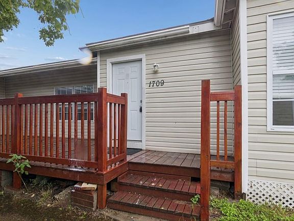 2nd image of 1709 W 4th St #1709