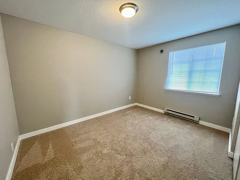 Brookside Gardens Apartments — Photo 27