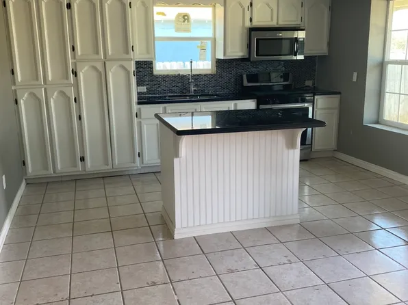 620 Cadena, El Cenizo, TX 78046