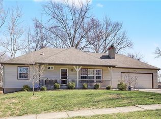 9923 Tracy Ave, Kansas City, MO 64131