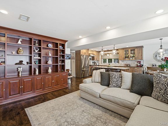 2nd image of 16215 85th Street