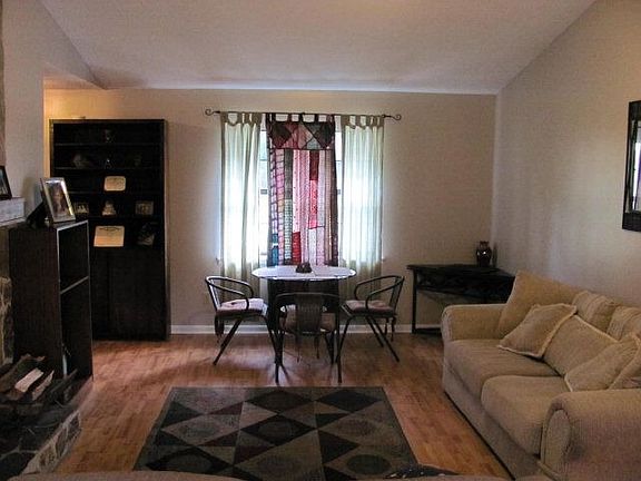 3rd image of 209 N Deerfield Dr