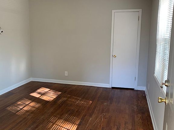 3rd image of 2908 Hall Dr SE