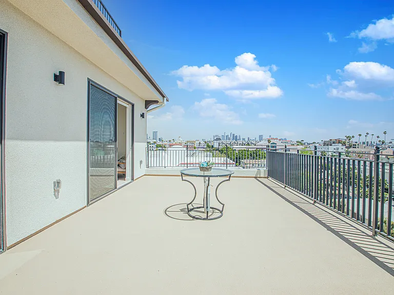 856 Gramercy Drive — Photo 90
