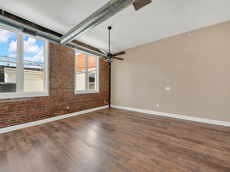 214 Broad St #G — Photo 7