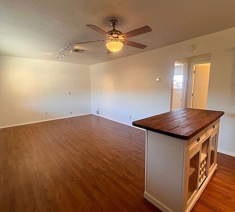 4th image of 524 NW 30th St APT 207