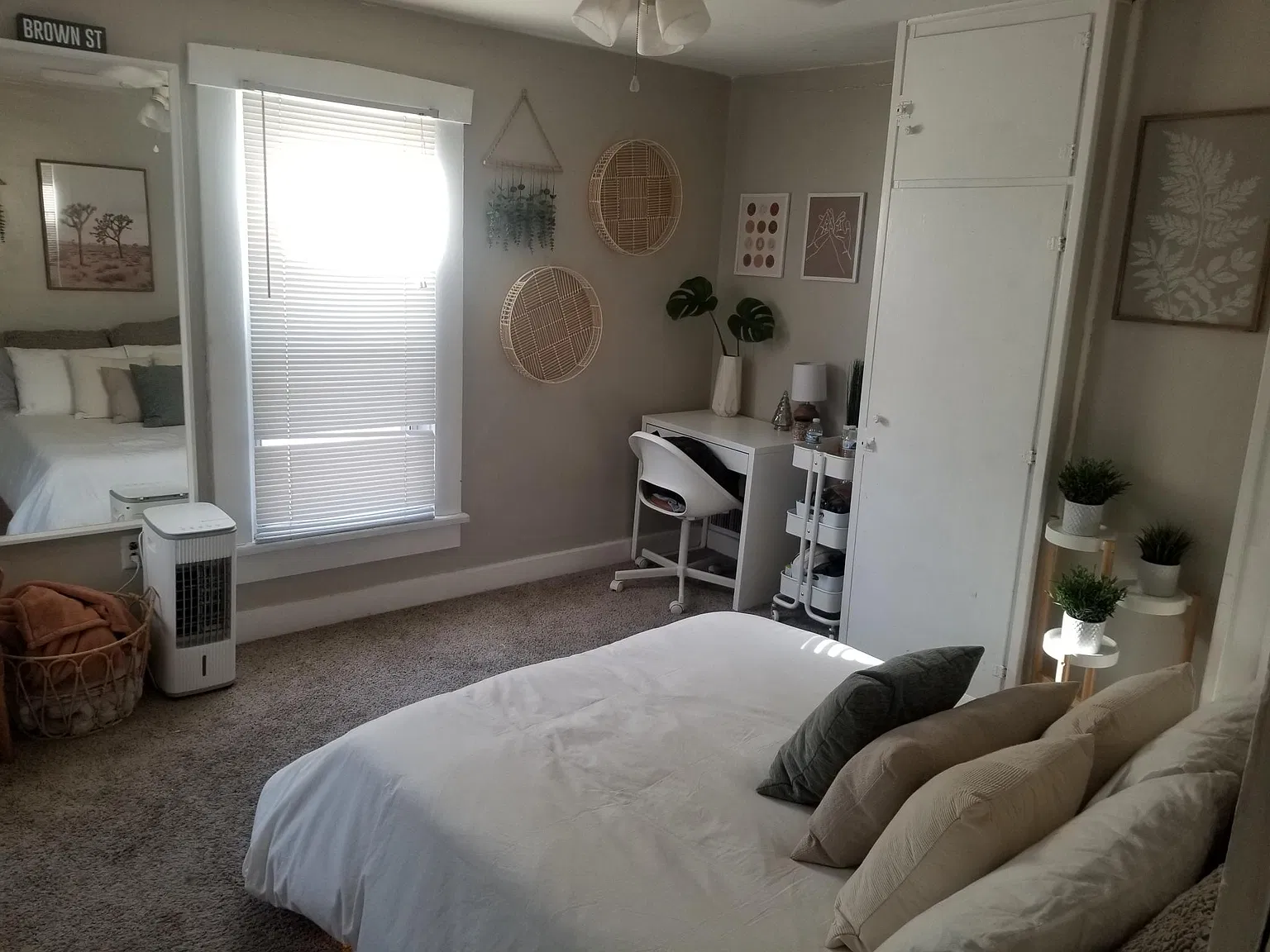 4 bed, 1606 sqft, $2,100 — Photo 2
