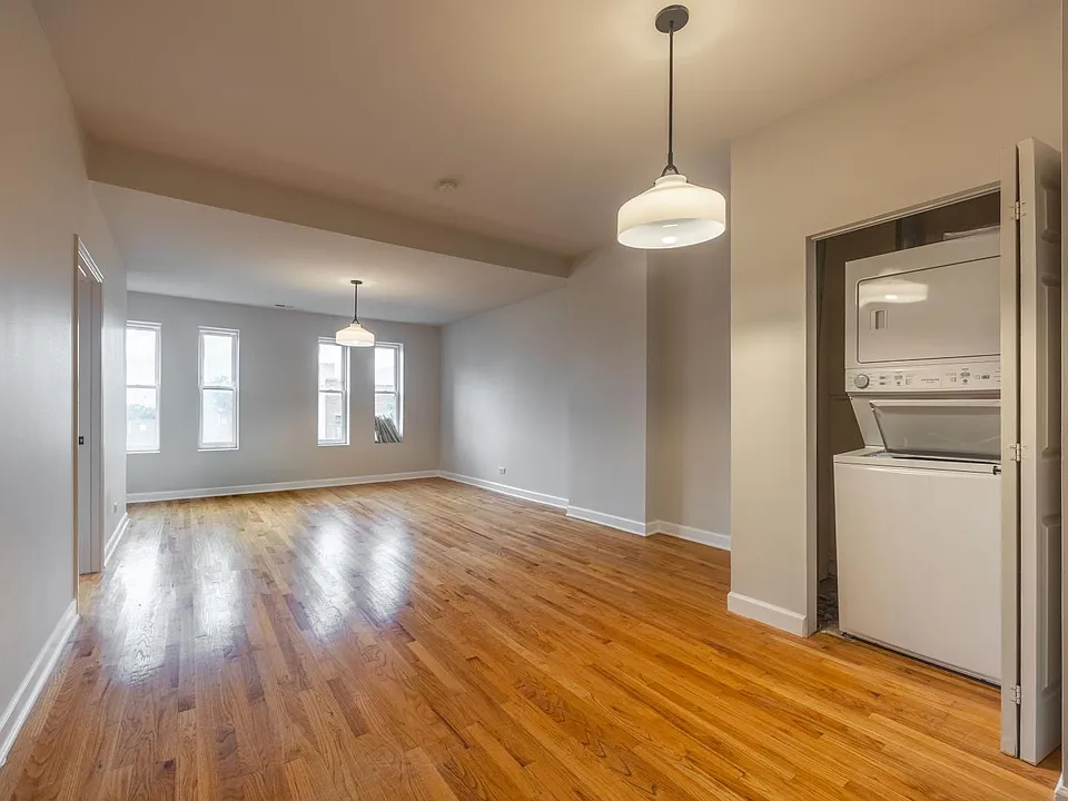 1538 N Milwaukee Ave #4F