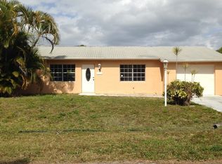 925 SE Albatross Ave, Port Saint Lucie, FL 34983