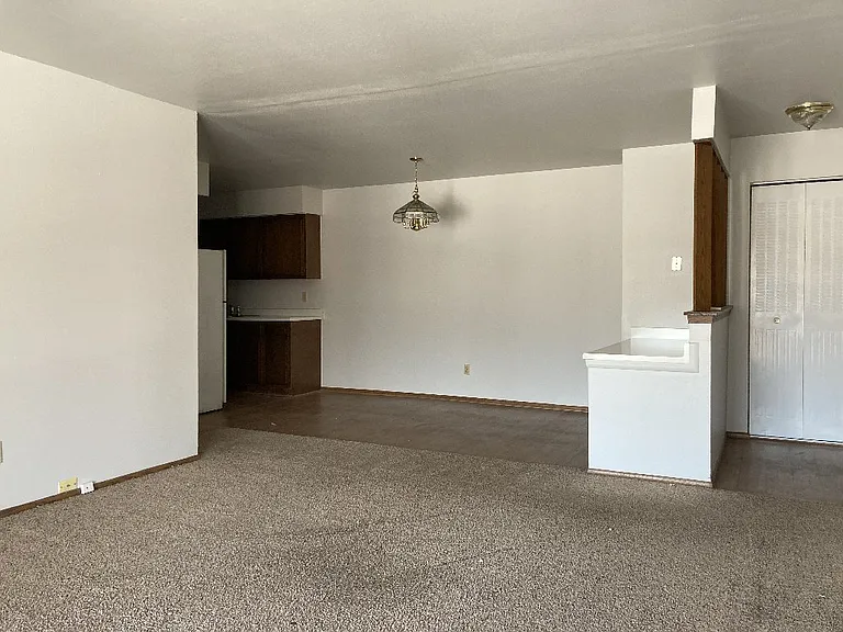 209 Williamsburg Dr #3 — Photo 9