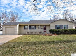 7600 Sunset Dr, Ralston, NE 68127
