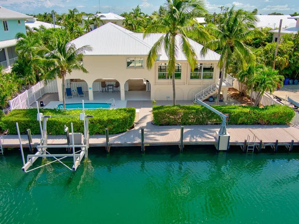 1126 Lagoon Dr, Summerland Key, FL 33042