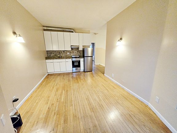 2nd image of 1160 Welling Ct Floor 2