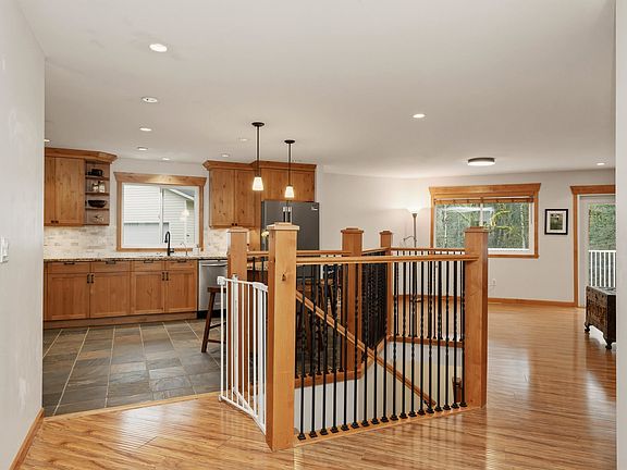 3rd image of 25700 116th Ave