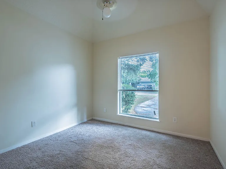 17030 Macleish Dr — Photo 17