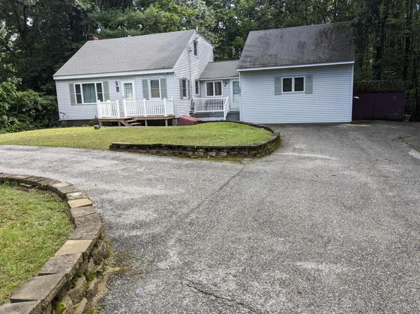 1271 Roosevelt Trail, Raymond, ME 04071