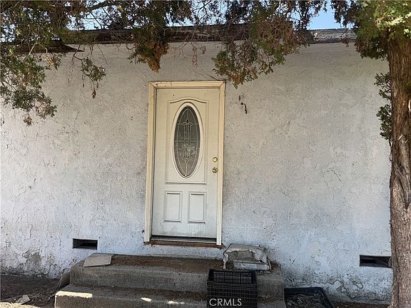 3rd image of 7543 Vineland Ave