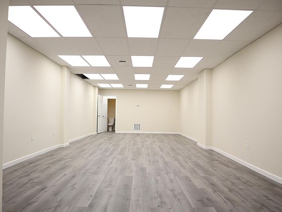 3rd image of 3155 Kensington Ave