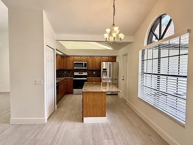 553 Walnut Grove Pl — Photo 10