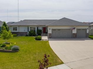 4806 6th St S, Moorhead, MN 56560