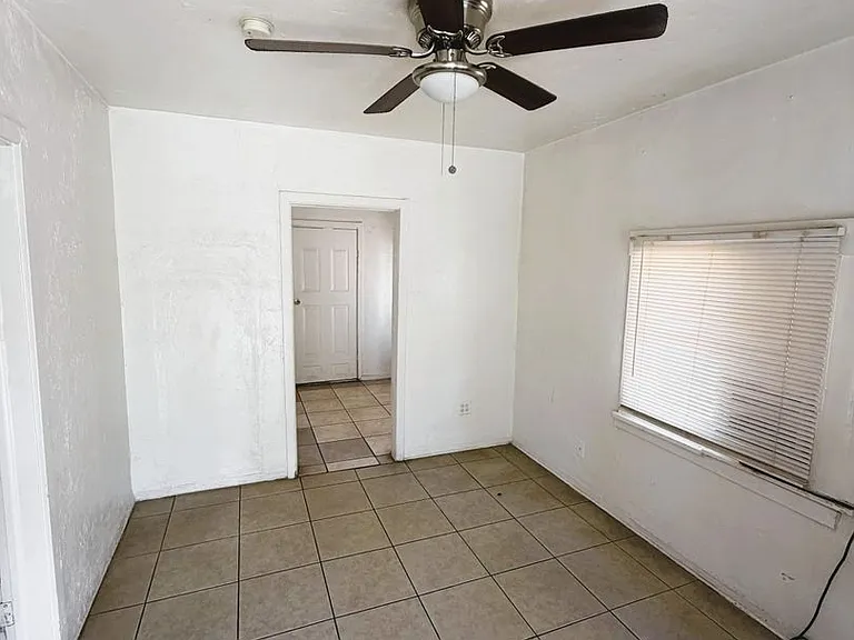 906 E Fairmount Ave #3 — Photo 4