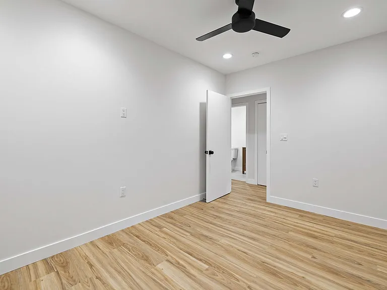 599 Cypress Ave — Photo 12