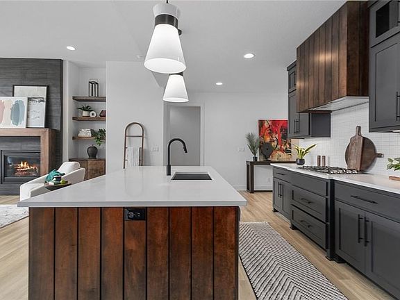 3rd image of 2023 SW Wheatfield Ct
