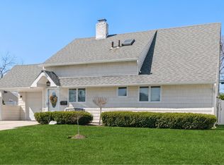 122 Sprucewood Dr, Levittown, NY 11756