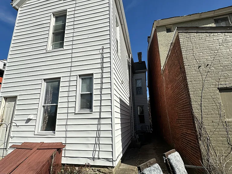 2351 Wheeler St #2 — Photo 17