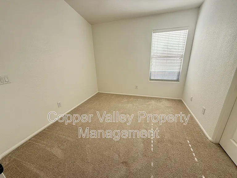 2427 W Oberlin Way — Photo 11