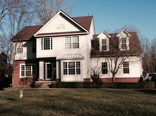 9554 Laurel St, Livonia, MI 48150