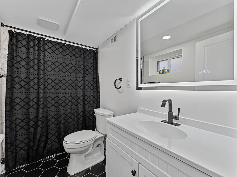 5503 Jay St NE — Photo 10