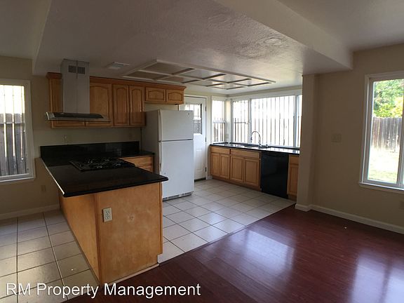 3rd image of 7385 Winnett Way