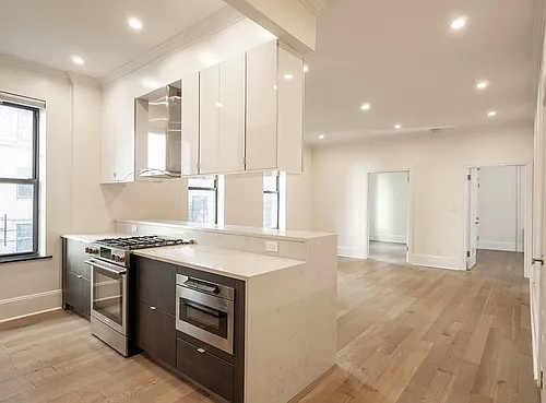 957 Park Ave #3E Photo 1