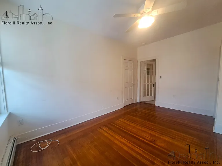 342 Hanover St #8 — Photo 8