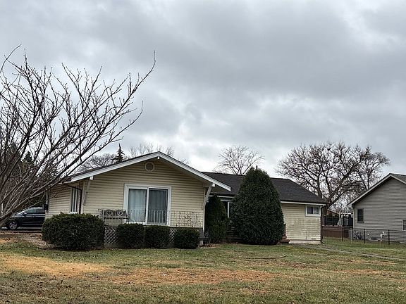 3rd image of 6601 W 115th Pl