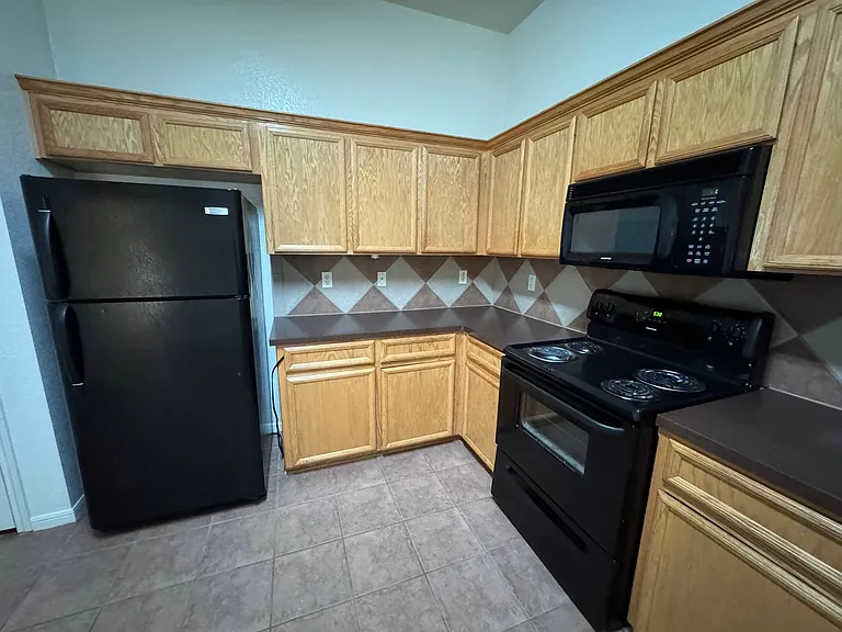 1204 Cinch Dr — Photo 5