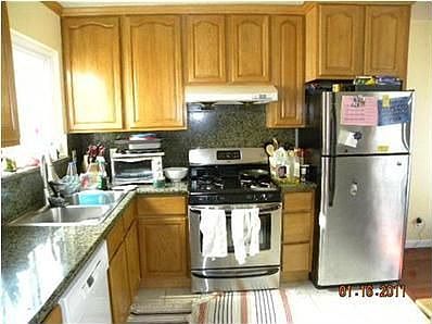 3rd image of 213 Bellevue Ave