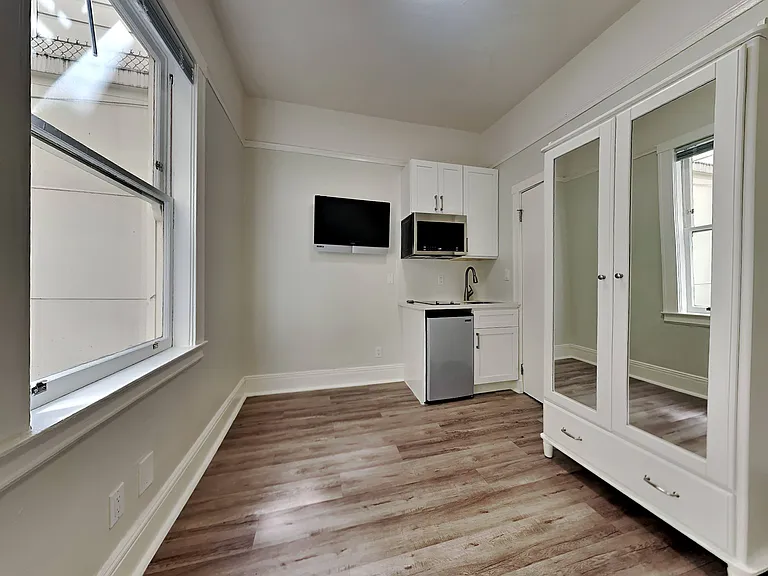 1499 California St. — Photo 27