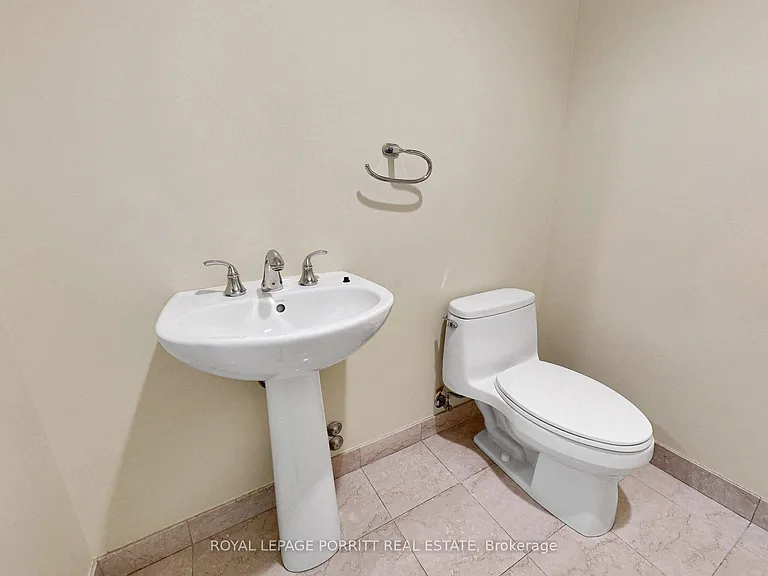 9 Burnhamthorpe Cres #309 — Photo 4