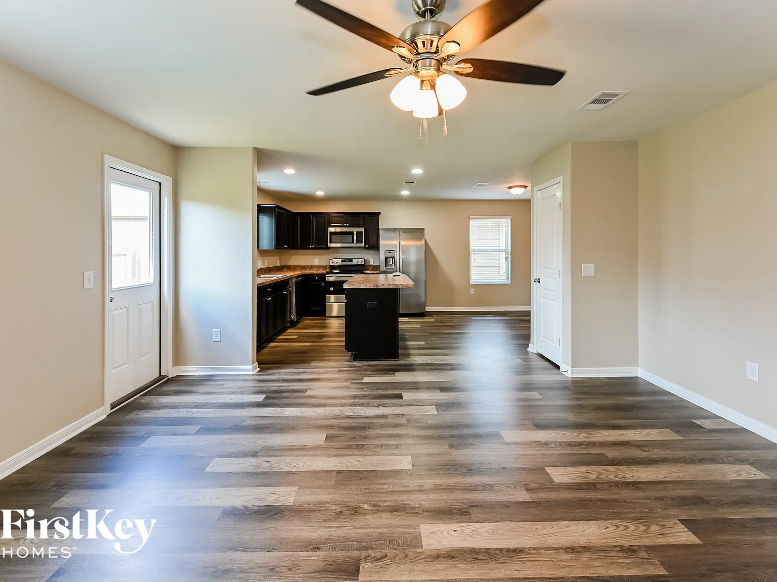 3 bed, 2.5 bath, 1619 sqft, $2,025 — Photo 4