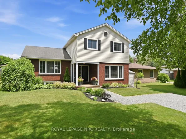 7963 Regent Ct, Niagara Falls, ON L2H 2S9