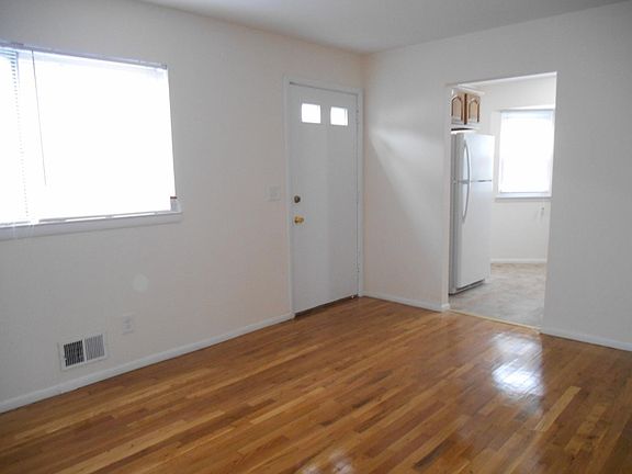 2nd image of 162 Kell Ave