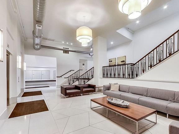 4th image of 758 N Larrabee St APT 314