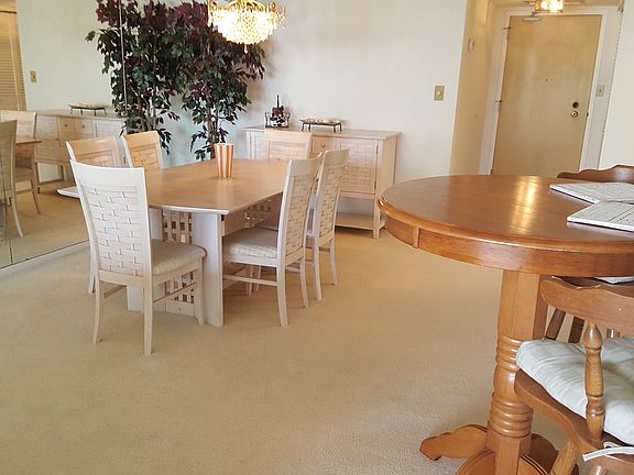 4th image of 1621 Gulf Blvd APT 504