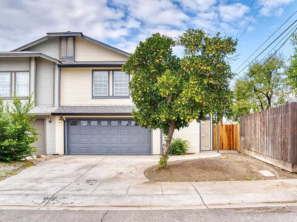 1st image of 21 Tamarack Dr