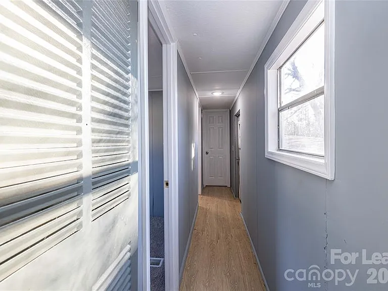 126 Poe Dr — Photo 17