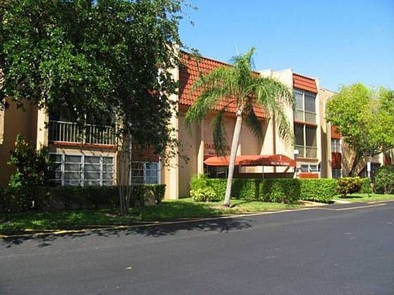 2nd image of 8100 SW 24th St APT 204