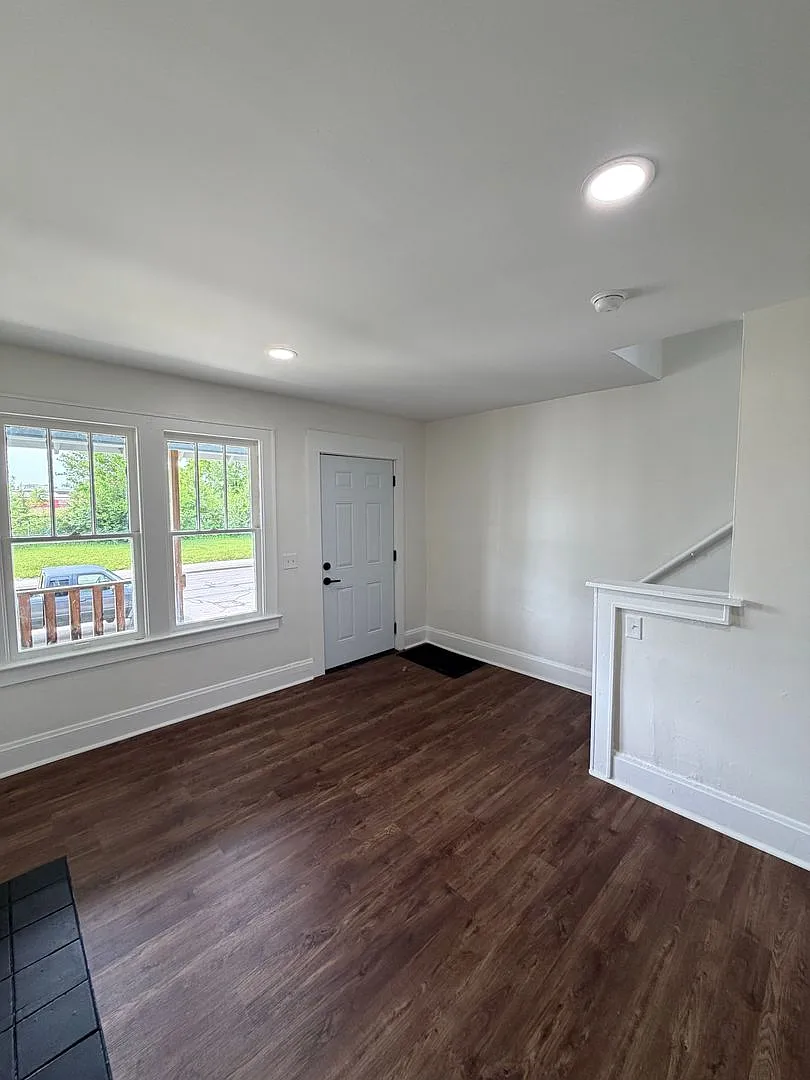 726 Frebis Avenue — Photo 3