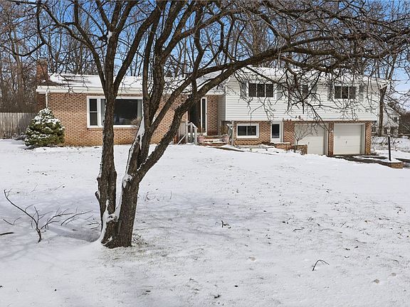 3rd image of 2128 W Jefferson Rd